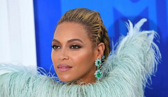 Móðir Beyoncé opnar sig um einelti dóttur sinnar