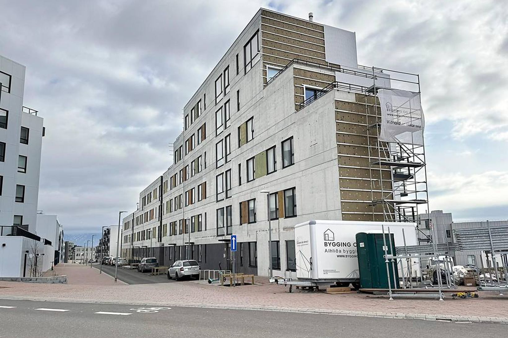 Gallar í þessu húsi í Vogabyggð hafa verið til umræðu …