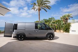 Aksturinn fór fram í venjulegri umferð, og var rafhlaðan hlaðin í 100% og innsigluð af …