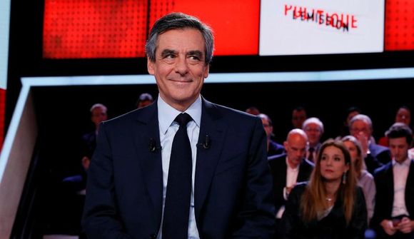 Fillon sakar Hollande um lekann