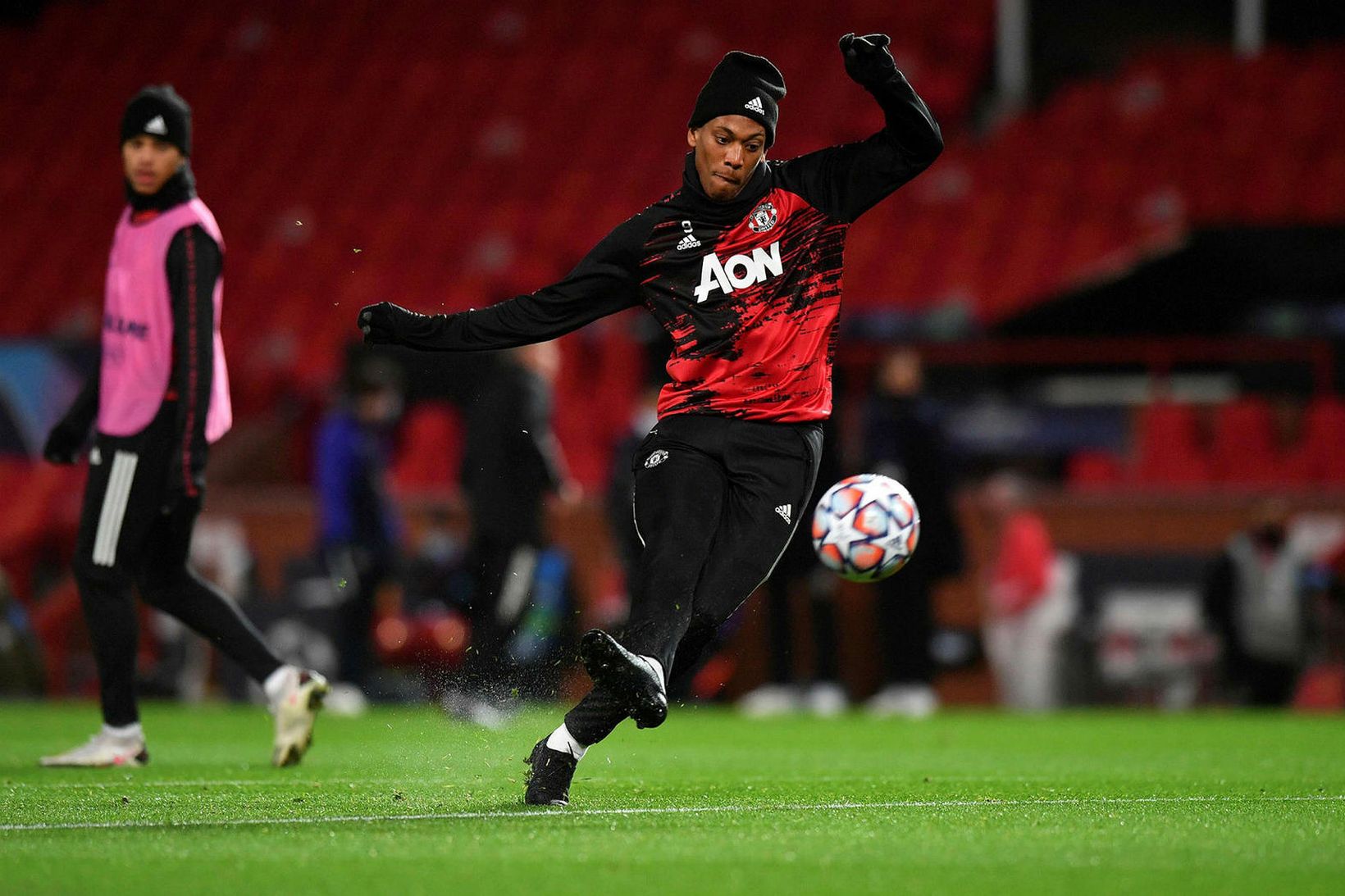 Martial spilar fyrir Manchester United í ensku úrvalsdeildinni.