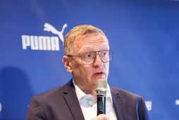 Þorsteinn Halldórsson var vel klæddur á fréttamannafundinum í dag.