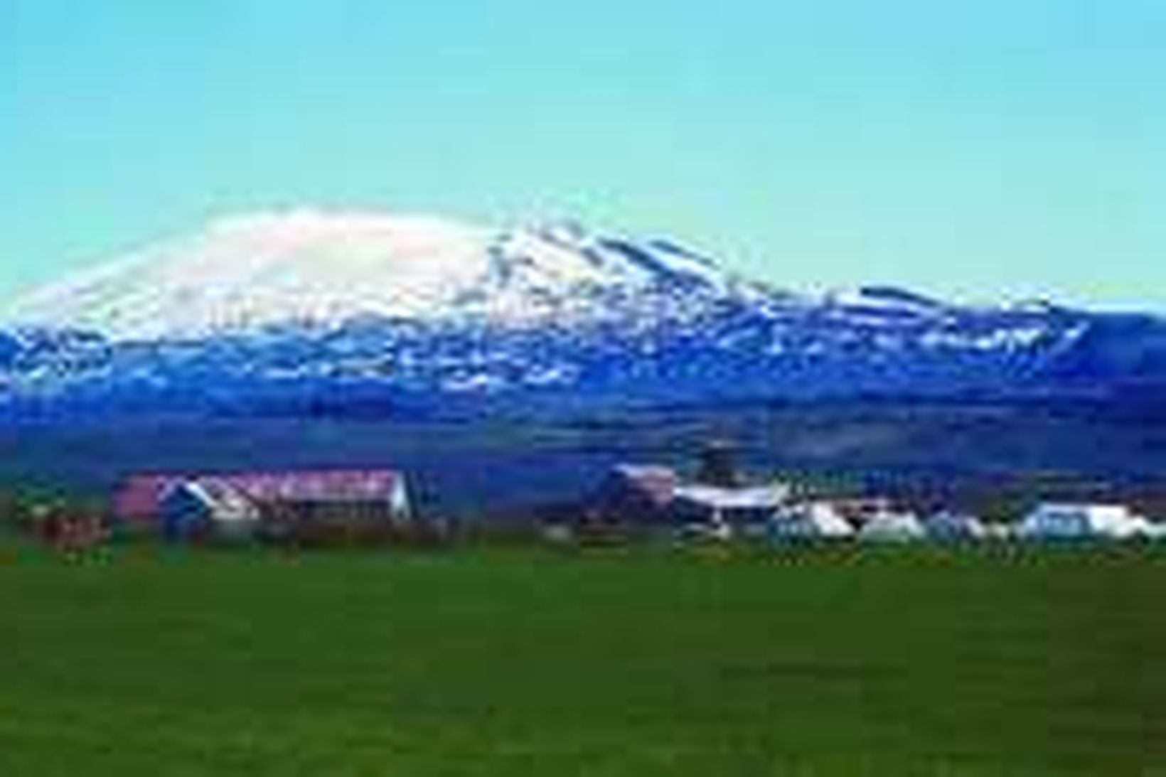 Galtalækur í Landsveit með Heklu í baksýn.