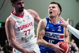 Martin Hermannsson brunar að körfu Tyrkja í eitt skiptið af mörgum í sigurleiknum gegn Tyrkjum …
