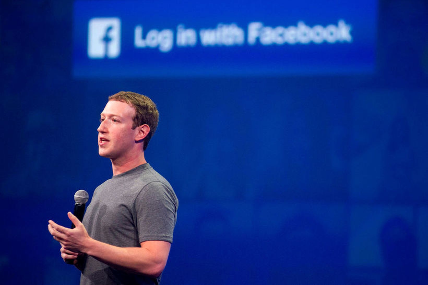 Mark Zuckerberg, forstjóri Facebook. Evrópusambandið hefur gefið forsvarmönnum Facebook tveggja …