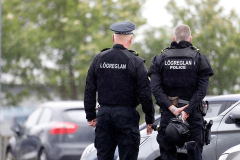 Lögreglan að störfum.