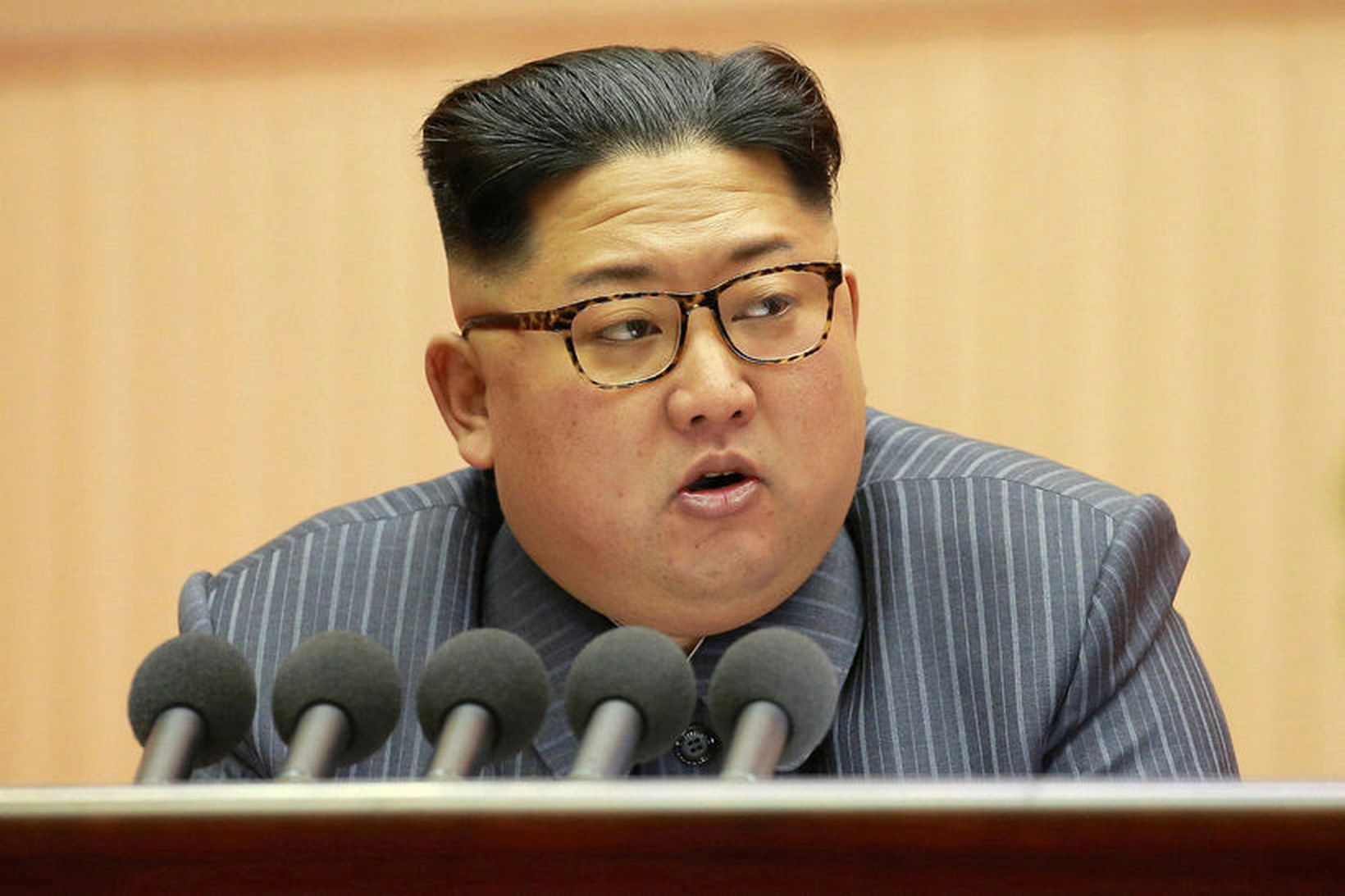 Kim Jong-un, leiðtogi Norður-Kóreu, er nú sagður undirbúa að skjóta …