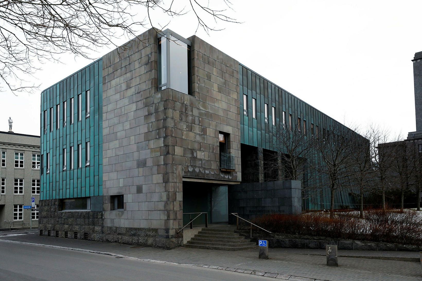 Dómur yfir hópnauðgurum stendur óhaggaður