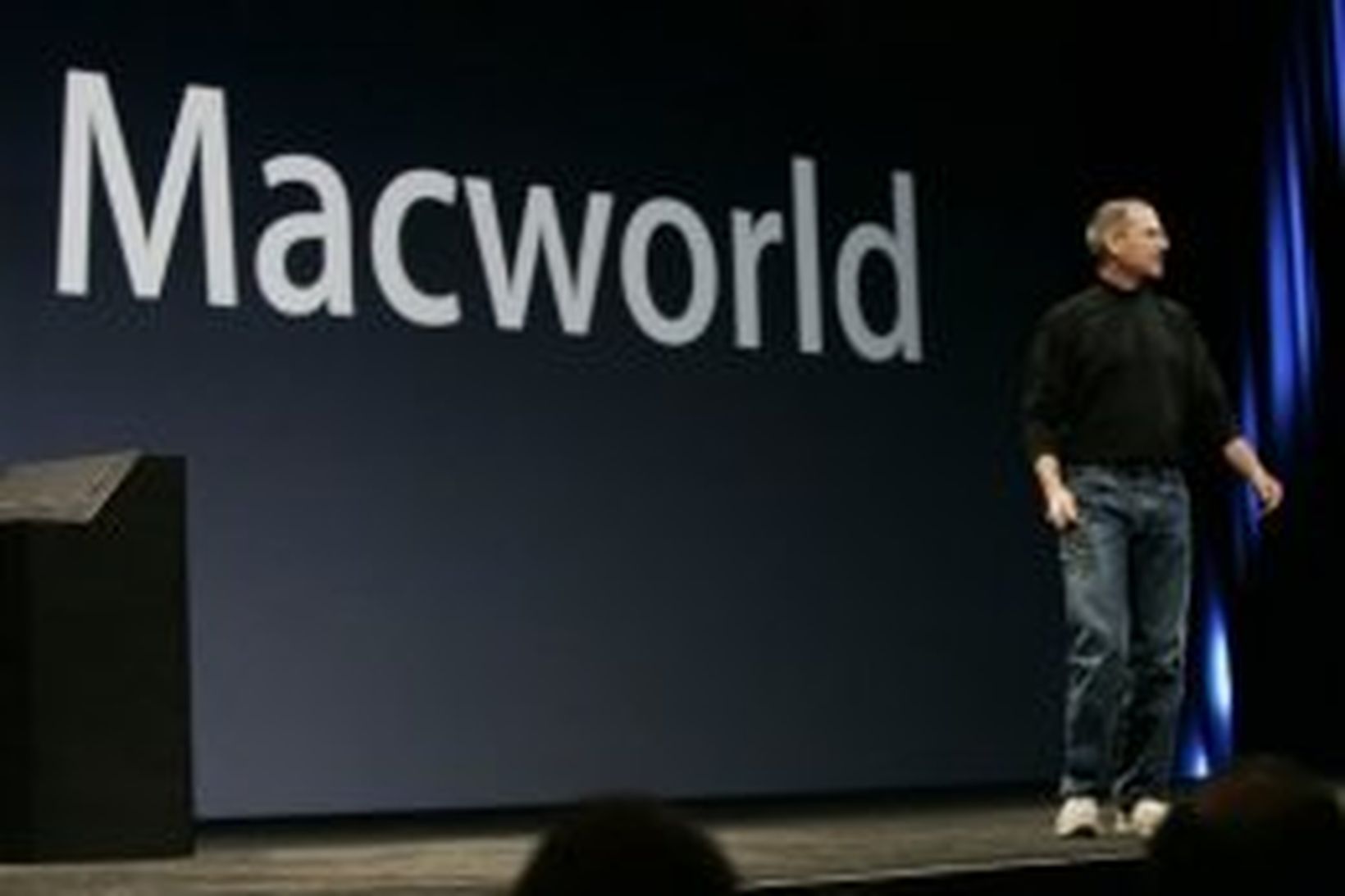 Steve Jobs flytur ræðu sína á Macworld ráðstefnunni