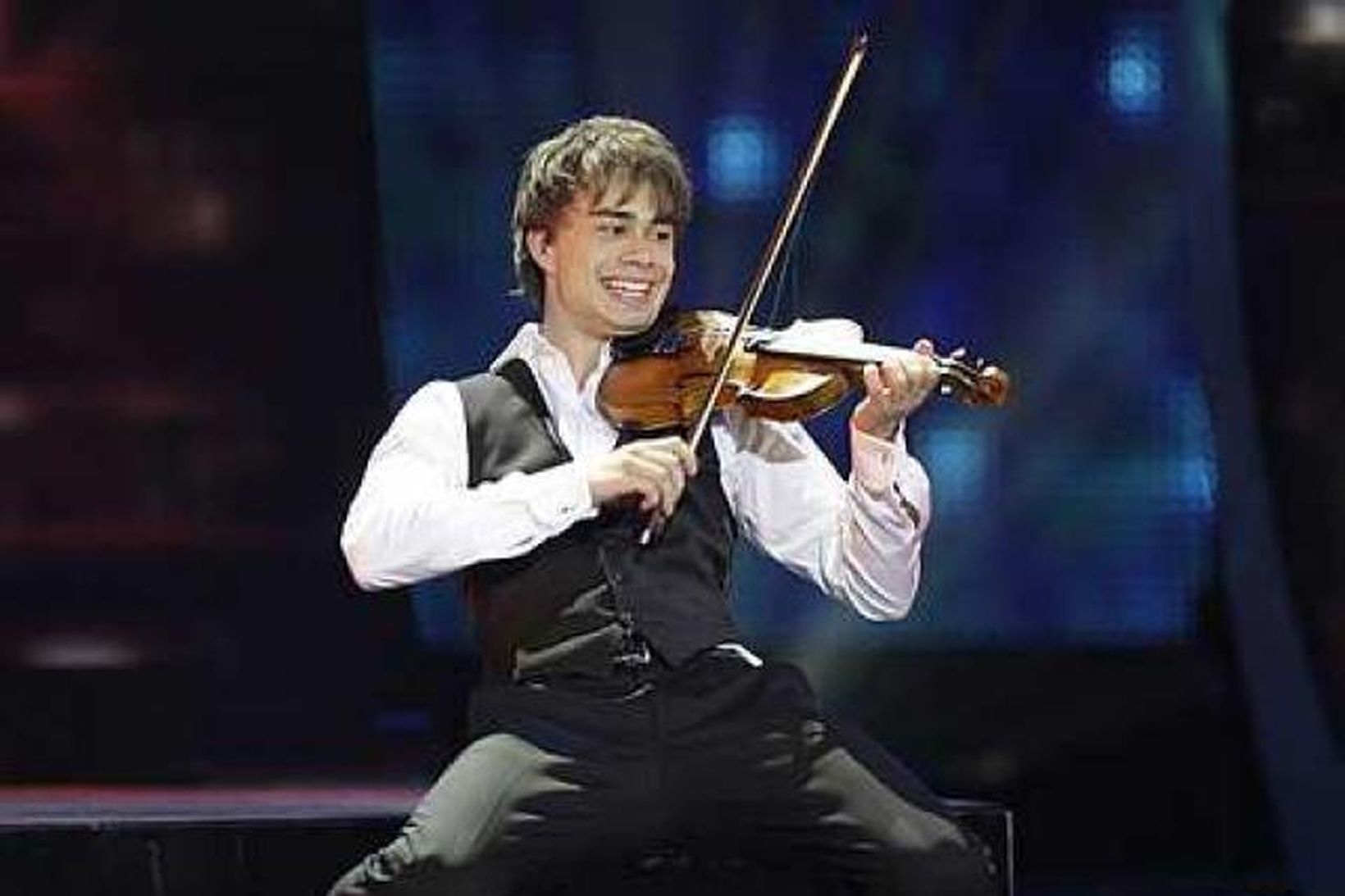 Alexander Rybak átti að syngja ásamt fleiri Norðmönnum í Kína.