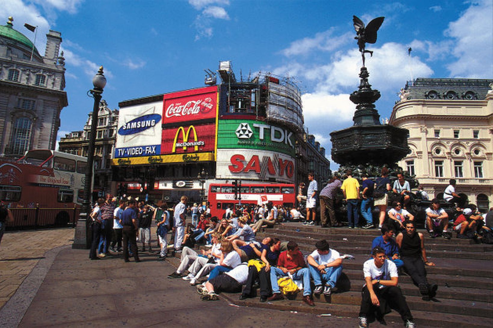 Piccadilly Circus í London
