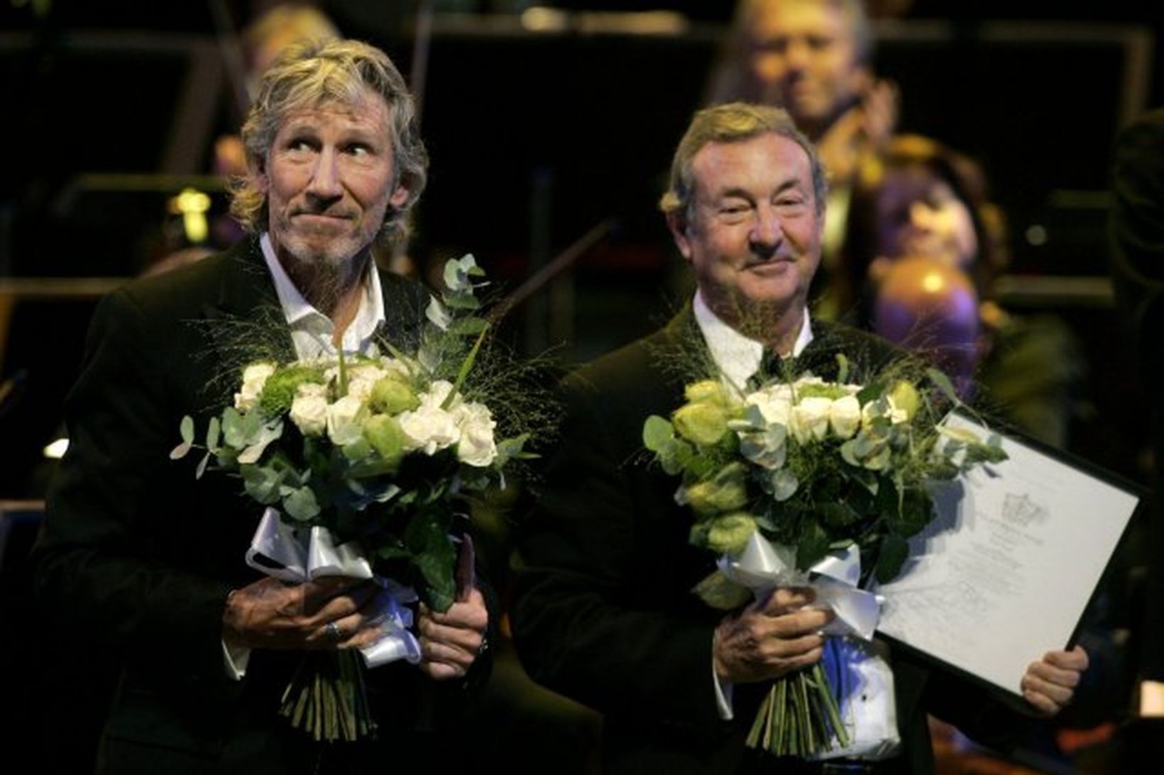 Roger Waters og Nick Mason með verðlaun sín.