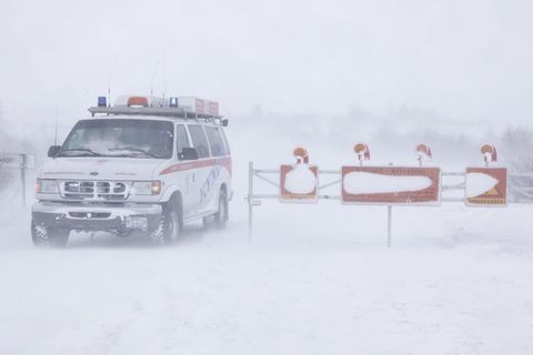 The Road and Coastal Administration will go over the situation at noon to see if it's possible to re-open the roads that were closed Monday night.