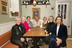 Hansína B. Einarsdóttir, Edda Sverrisdóttir, Dagný Halldórsdóttir, Jónína Bjartmarz, Hildur Petersen, Aðalheiður Héðinsdóttir og Linda …