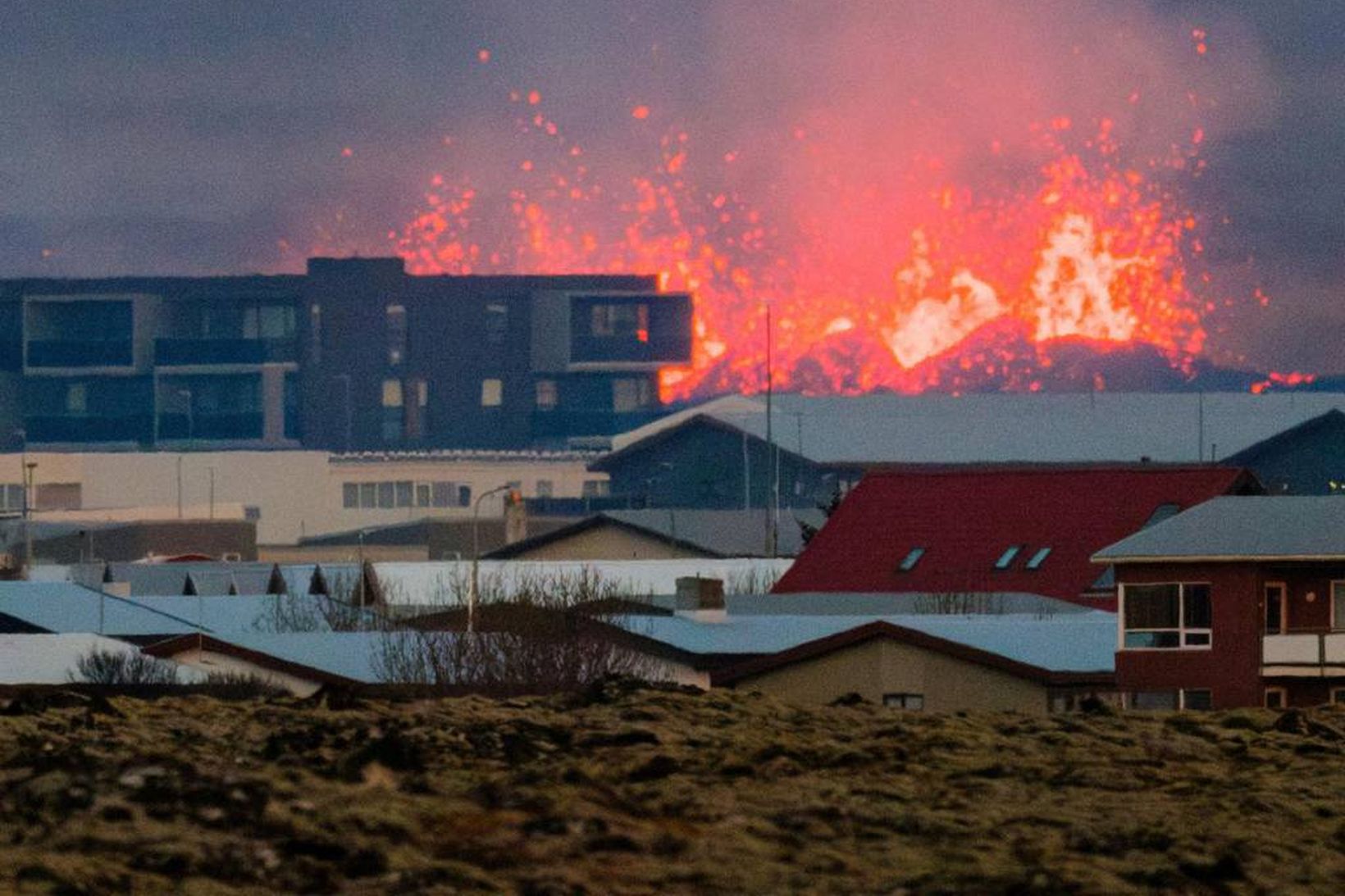 Takmarkaður aðgangur að Grindavík sætti gagnrýni.