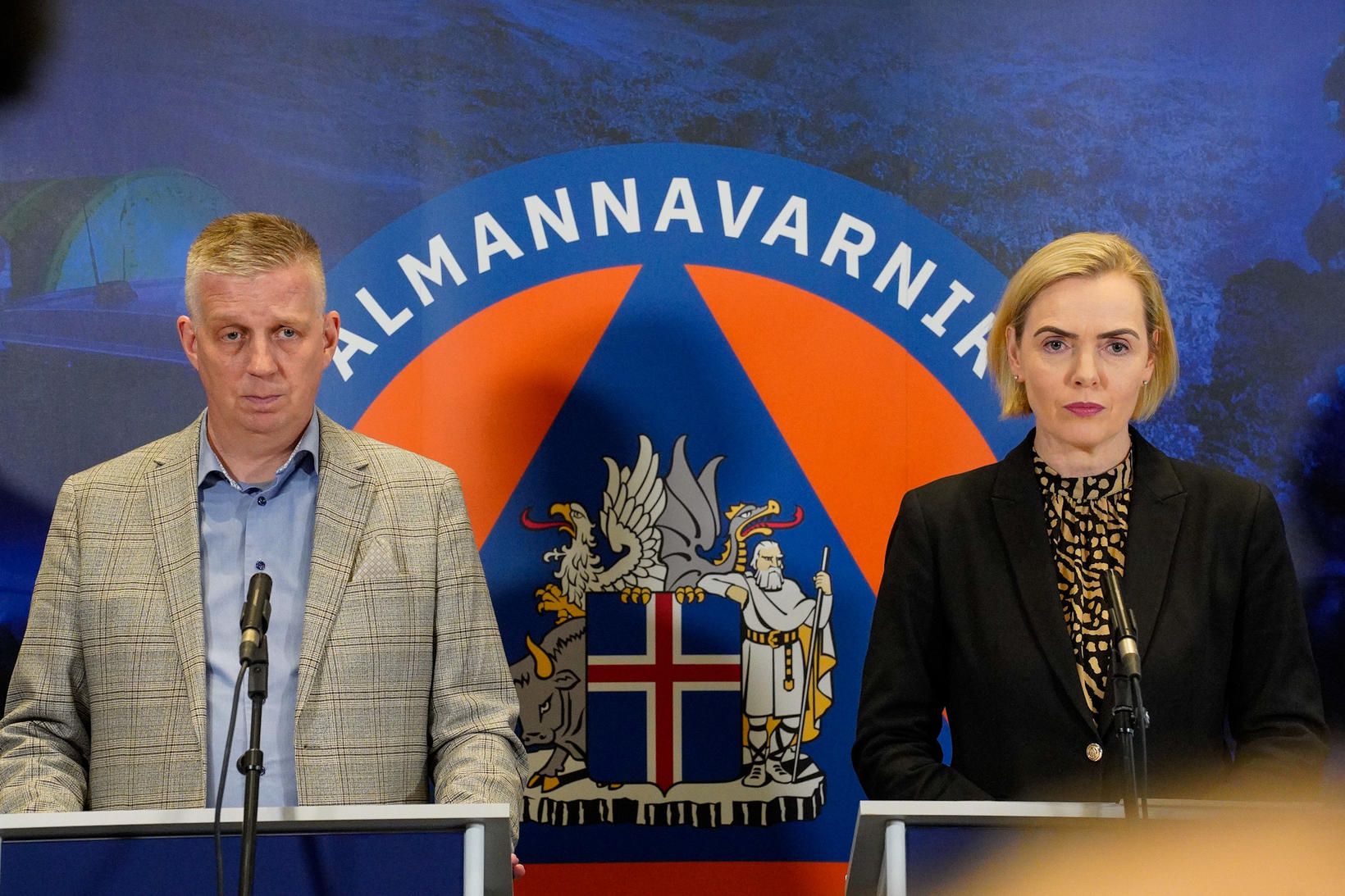 Víðir Reynisson, sviðsstjóri almannavarna, og Guðrún Hafsteinsdóttir dómsmálaráðherra á fundinum …