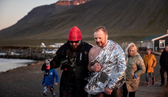 Sigurgeir synti 7,5 kílómetra með eiginkonuna í eftirdragi
