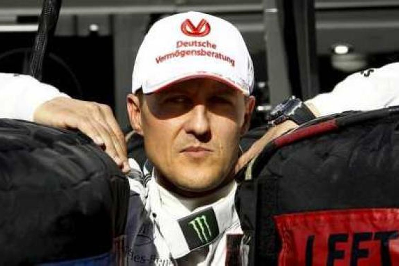 Schumacher stóðst freistinguna sem Lotus lagði fyrir hann.
