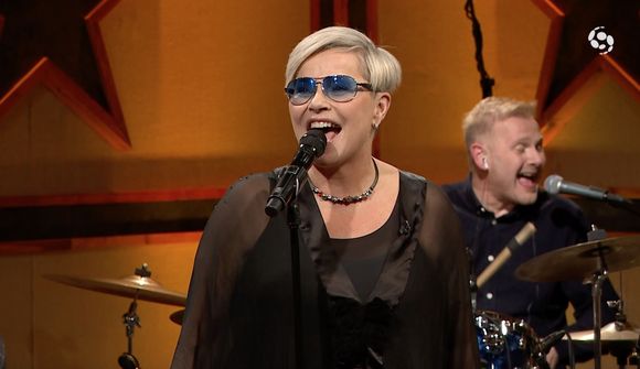 Helga Möller syngur Dans, dans, dans 