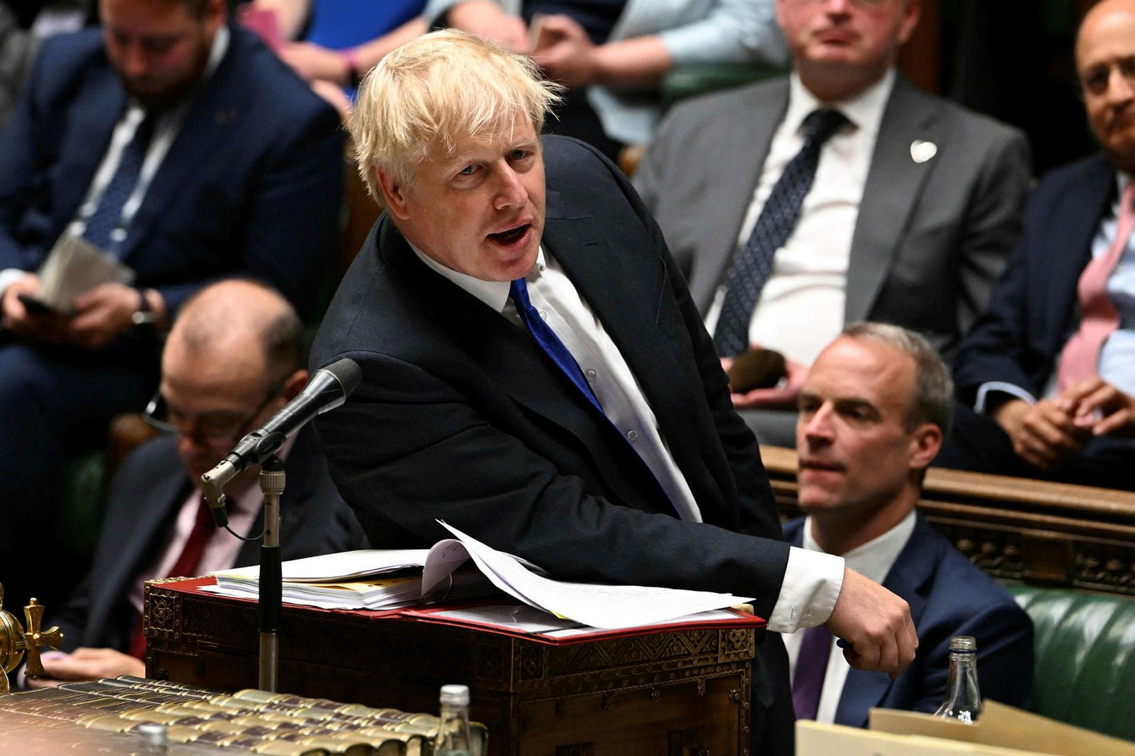Boris Johnson á þinginu í gær.