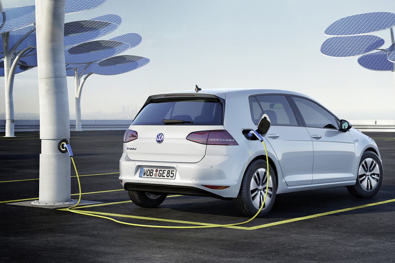 VW e-Golf er með átta ára ábyrgð á rafhlöðunni. Fyrsti …