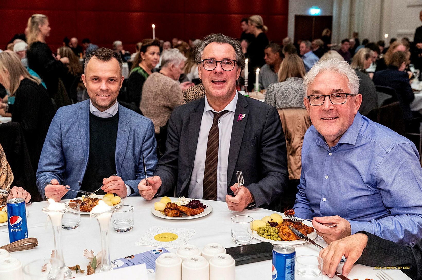 Taumlaus gleði á kótilettukvöldi Samhjálpar 