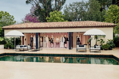 Glæsiverslun Chanel í Saint Tropez verður aðeins opin í sumar.