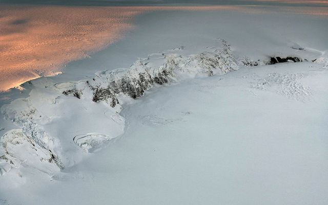 Grímsvötn og hamrar Grímsfjalls.