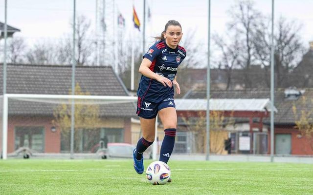 Svíþjóð Ísabella Sara Tryggvadóttir er einungis 18 ára gömul en hún skrifaði undir þriggja ára …
