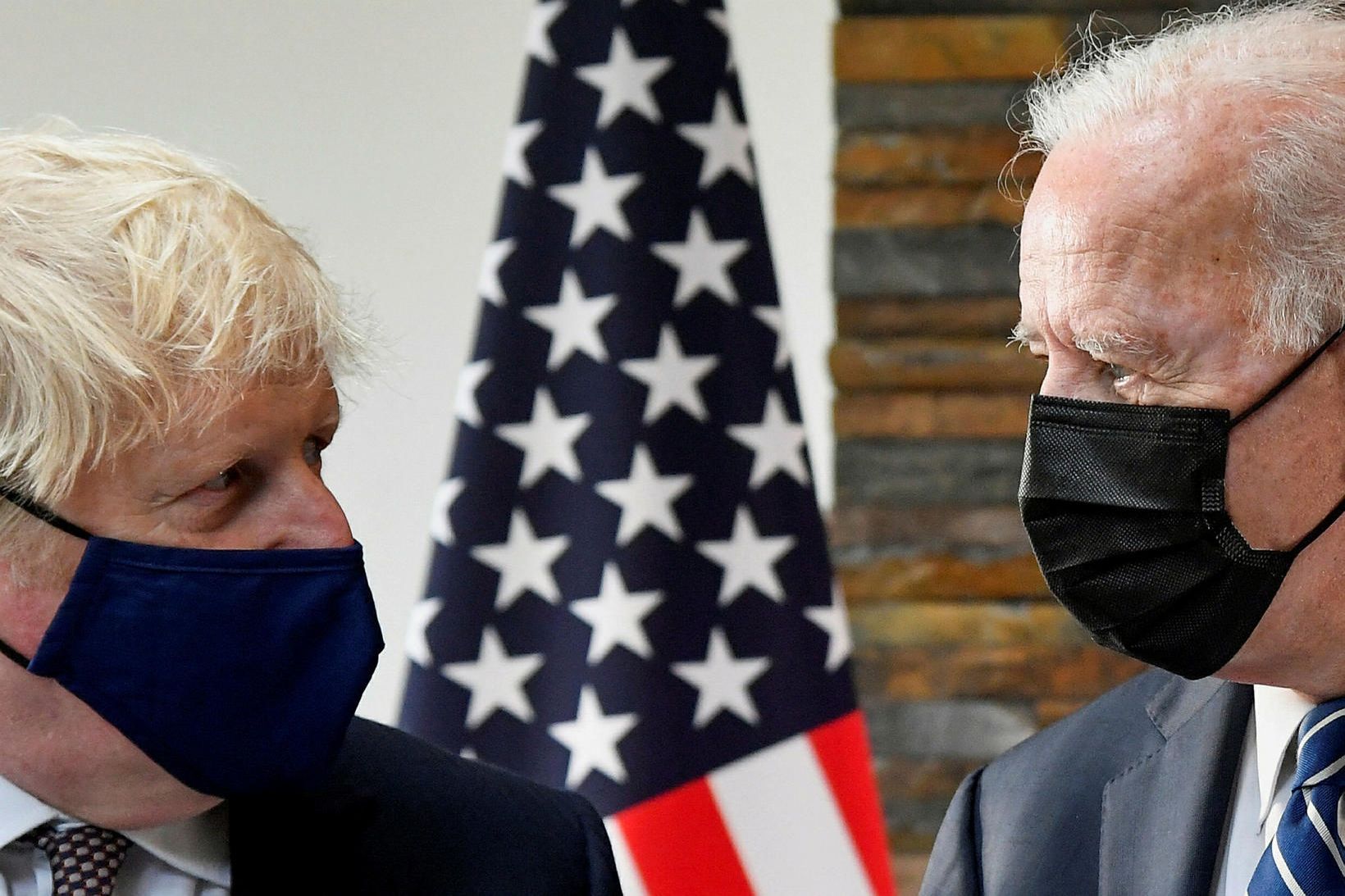 Boris Johnson og Joe Biden á fundi sínum í gær.