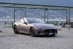 Rómó sólsetur við Como. Maserati hefur tekist að fara holu í höggi með rafmögnuðum GranTurismo.