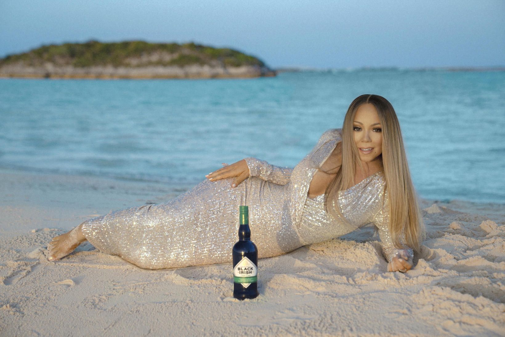 Söngkonan Mariah Carey kynnir nýtt líkjör.