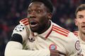 Hetjan Alphonso Davies fagnar dýrmæta markinu sínu í gær.