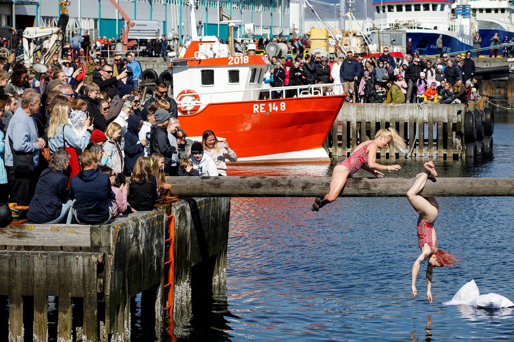 Um 40 þúsund manns sóttu hátíðina á Granda í Reykjavík …