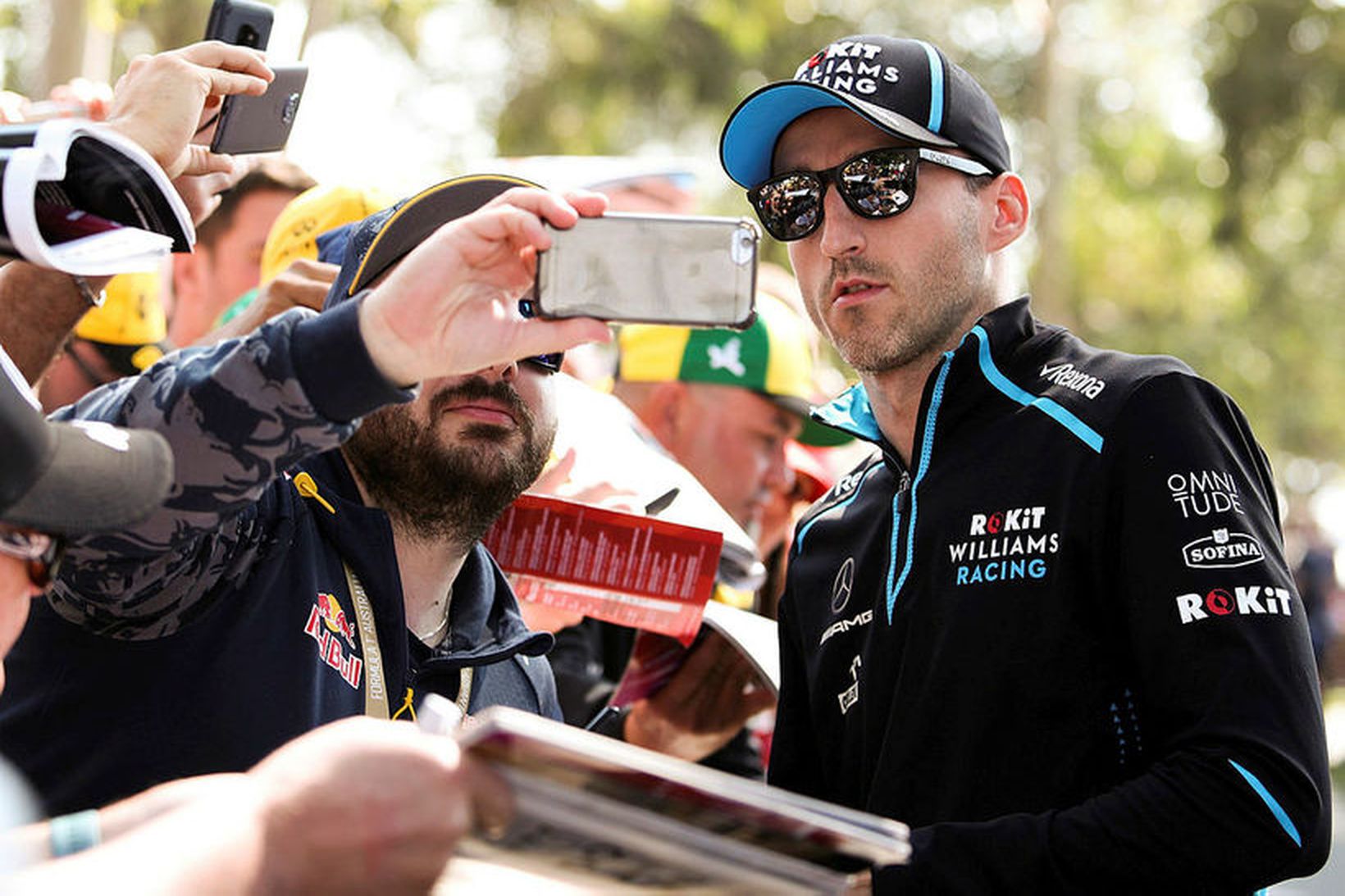 Robert Kubica með aðdáendum í Melbourne.