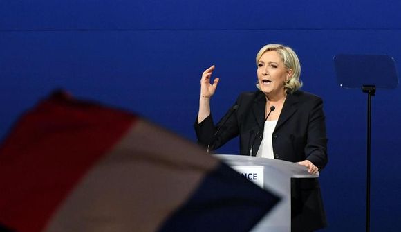  Le Pen sökuð um ritstuld 