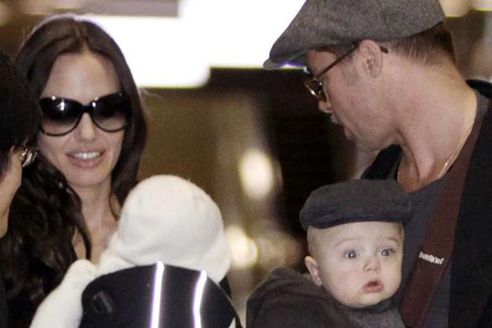 Brad Pitt og Angelina Jolie með tvö barna sinna.