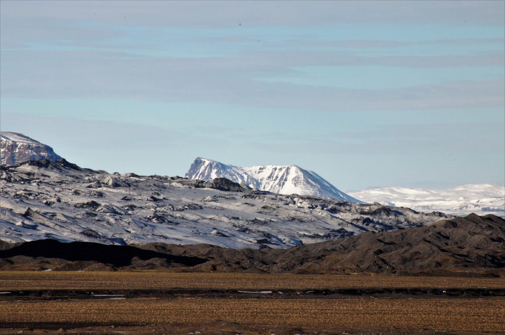 Líkur á vatnavöxtum og varað við skriðum