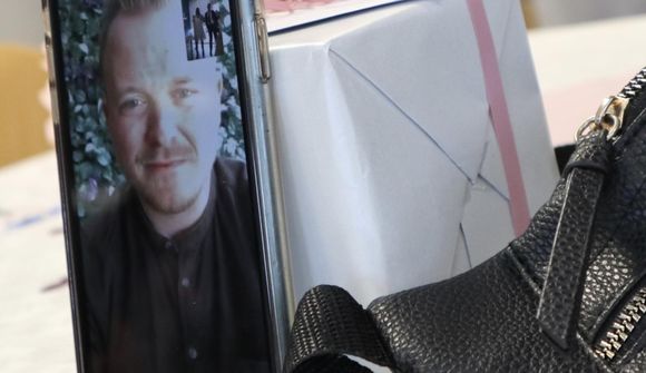 Smitaður skírnarvottur í síma