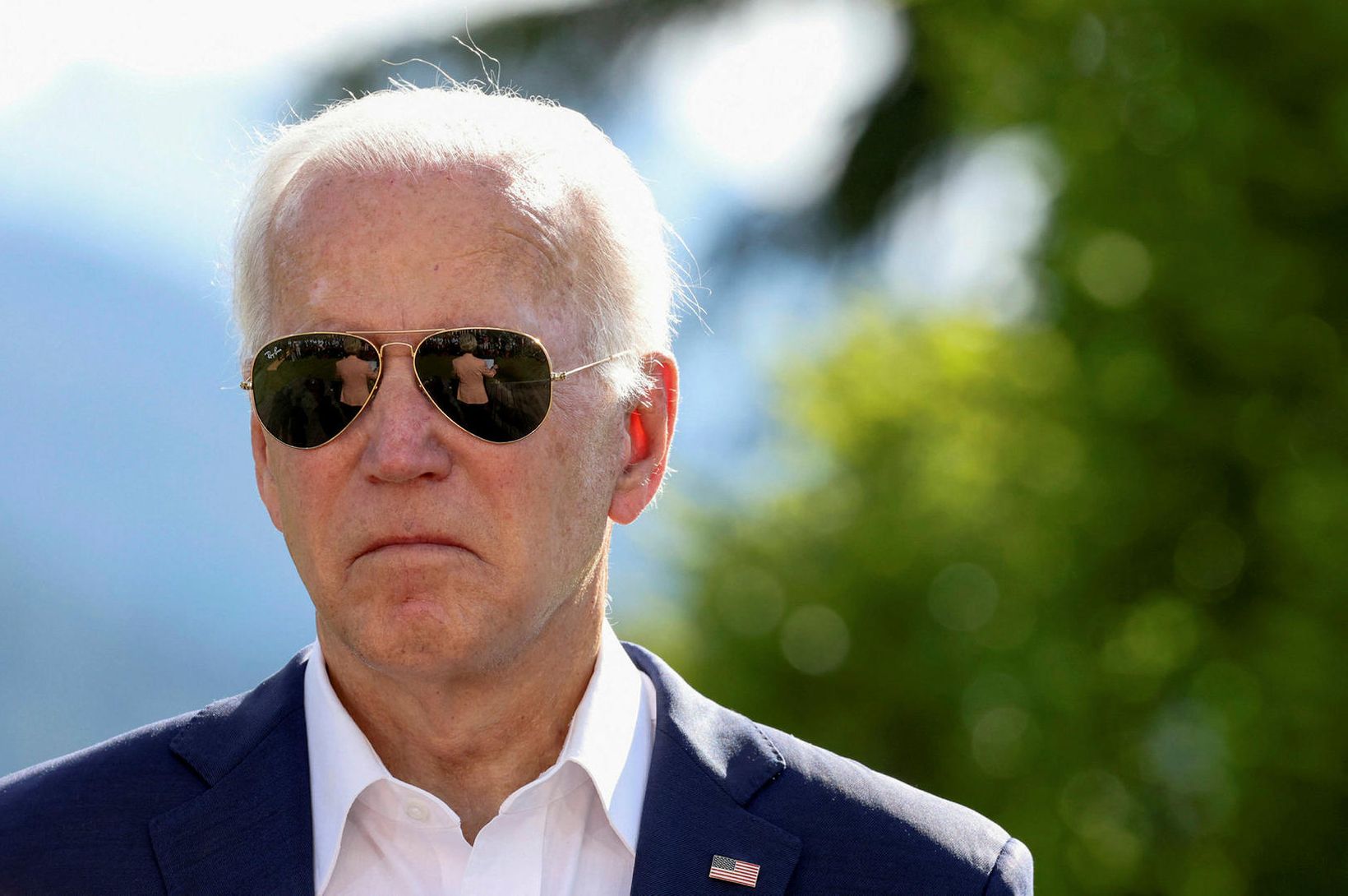 Joe Biden aftur með „vægan hósta“