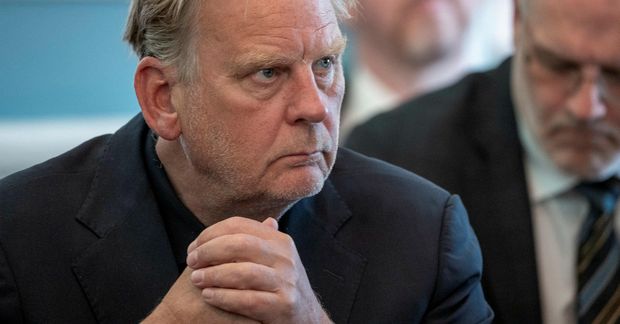 Sigmundur Ernir Rúnarsson, þingmaður Samfylkingarinnar, skrapar botninn í golfinu.