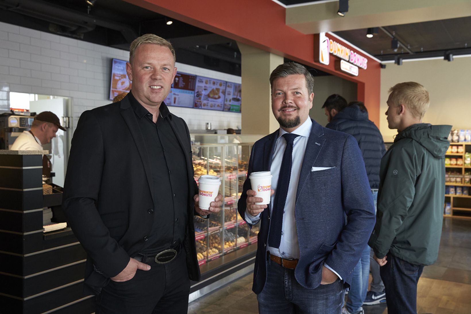 Árni Pétur Jónsson, forstjóri Dunkin´ Donuts á Íslandi, og Sigurjón …