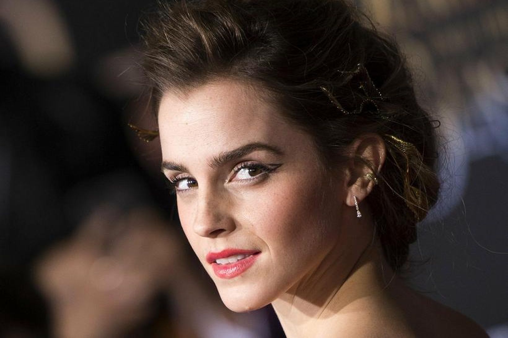 Emma Watson hefur leitað til almennings vegna hringanna sem hún …