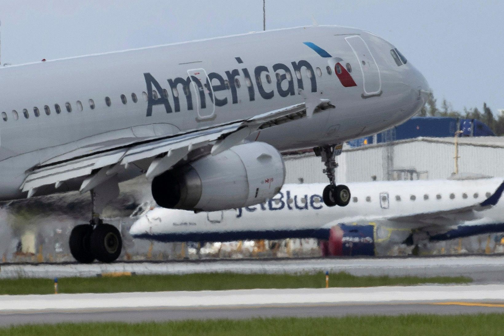 Flugvél American Airlines tekur á loft frá Flórída.