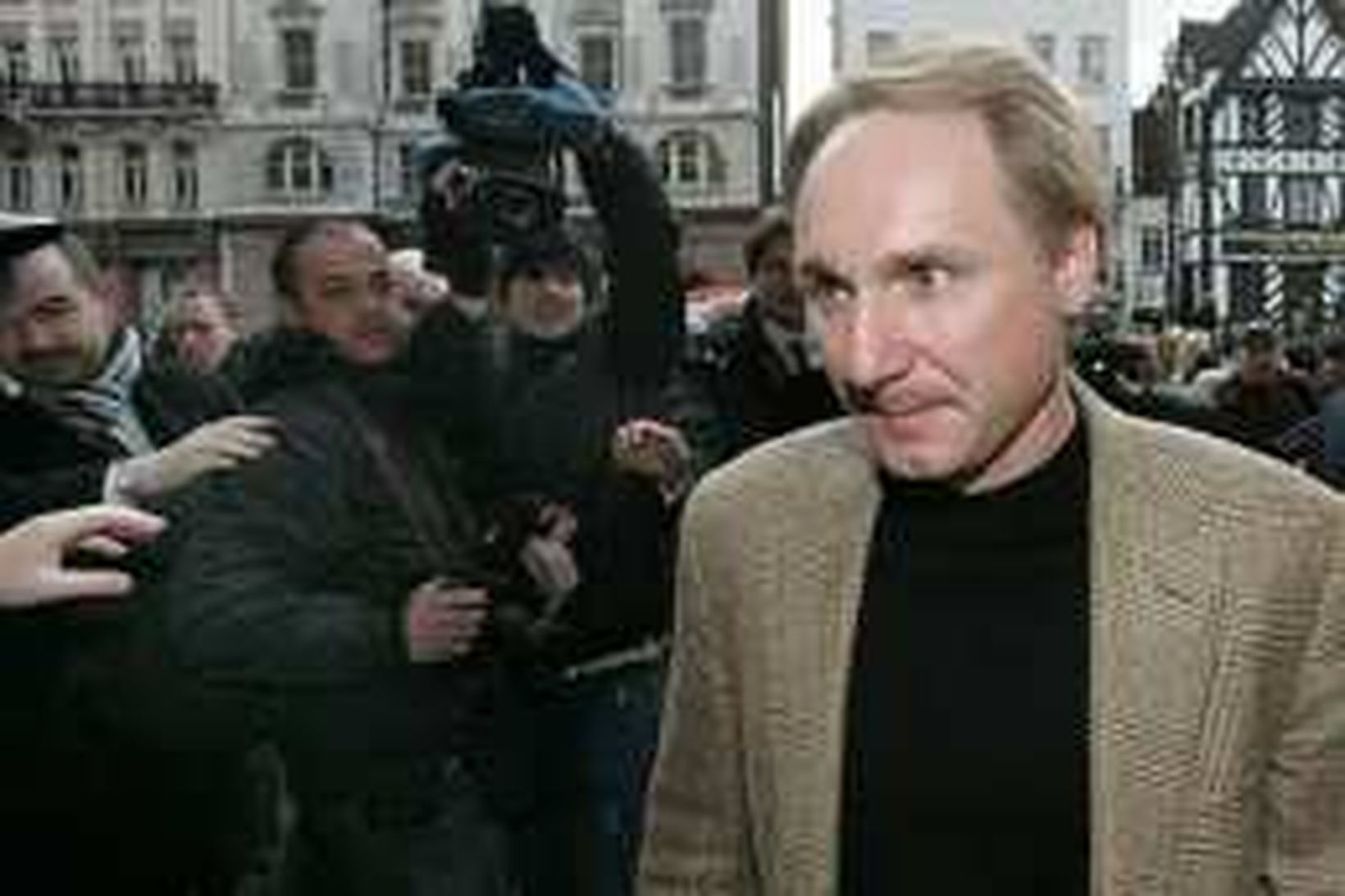 Dan Brown.