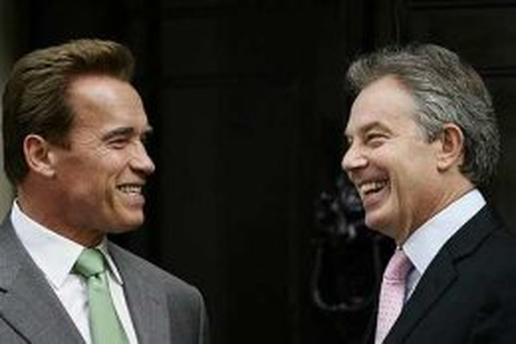 Blair tók á móti Arnold Schwarzenegger, ríkisstjóra Kalíforníu, í Downingstræti …