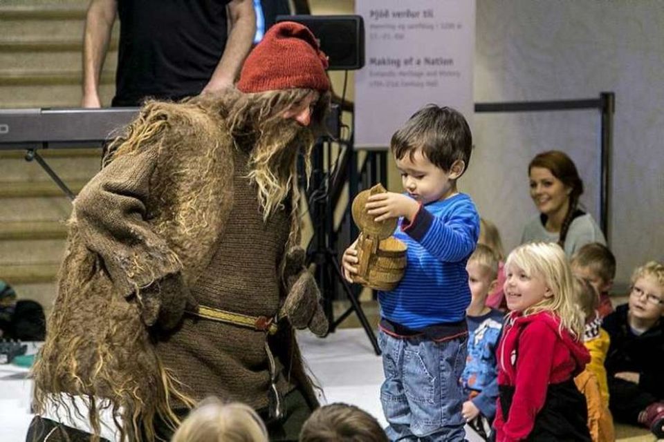 Askasleikir heimsækir Þjóðminjasafnið