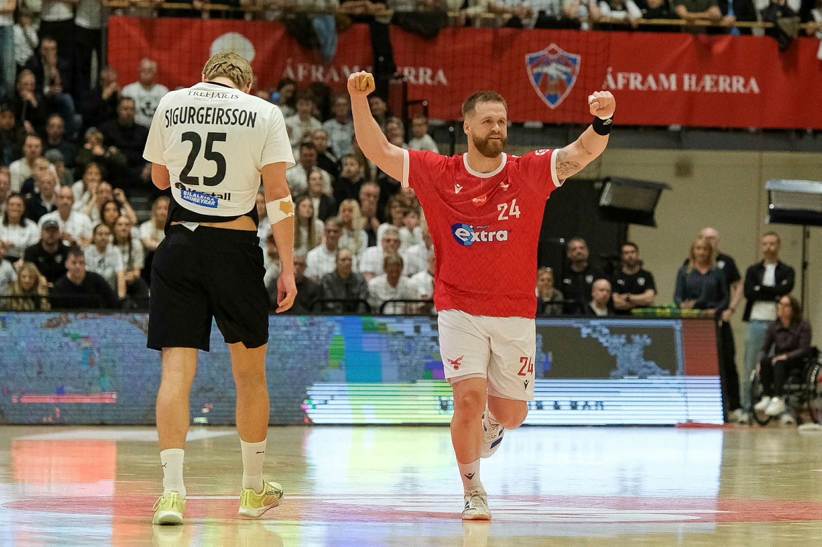 Skórnir á hilluna eftir sigur á uppeldisfélaginu