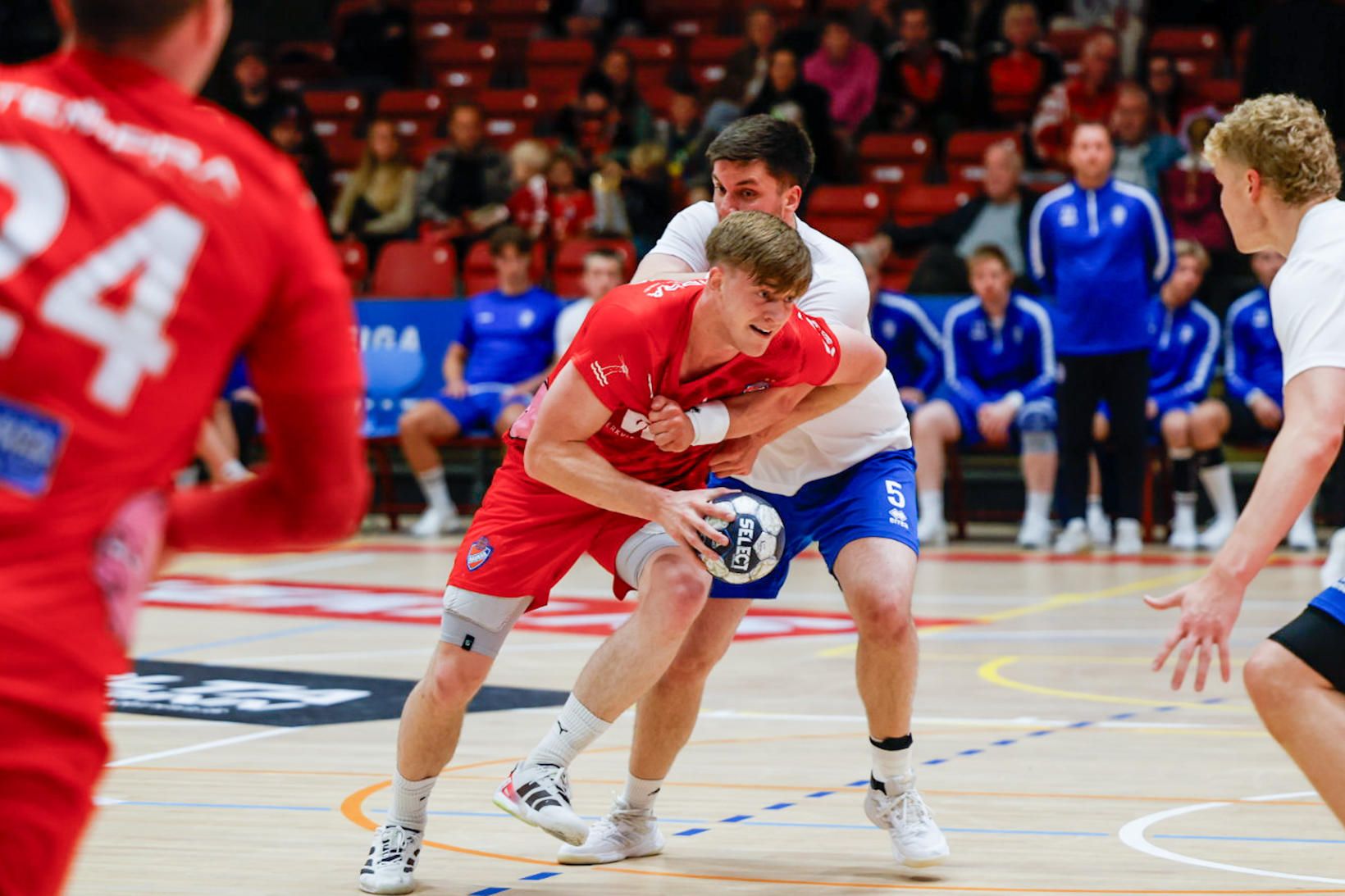 Haukar - ÍR, staðan er 39:26