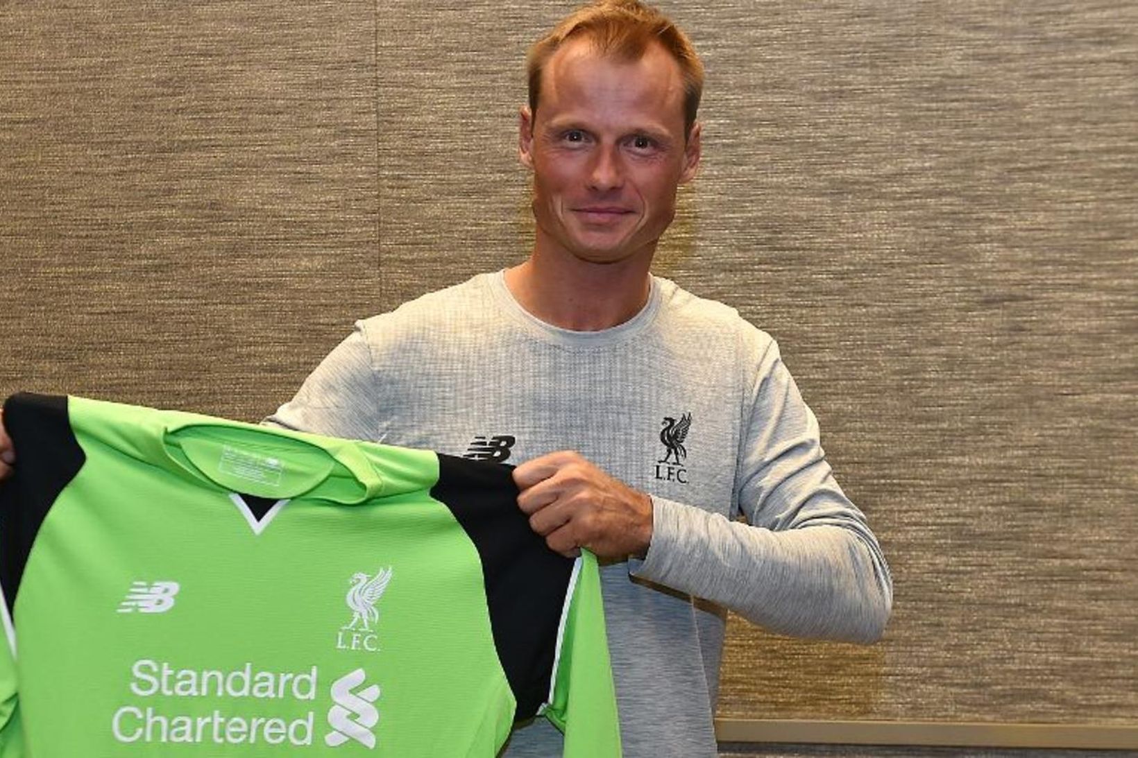 Fyrrverandi leikmaður Arsenal og Liverpool látinn